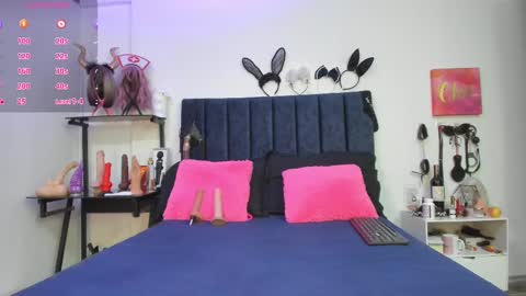 Snapshot of emmily_giraldo chatting on 03-01-25, 12:01 online show from 03-01-25, 12:01