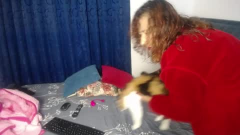 Emmily online show from 06-07-26, 05:44