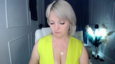 Snapshot of emmmam chatting on 10-19-25, 01:28 emmmam online show from 10-19-25, 01:28