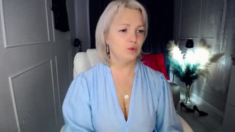 Snapshot of emmmam chatting on 10-31-25, 05:52 emmmam online show from 10-31-25, 05:52