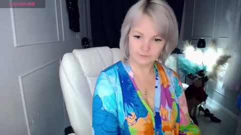 Snapshot of emmmam chatting on 01-12-26, 01:27 emmmam online show from 01-12-26, 01:27