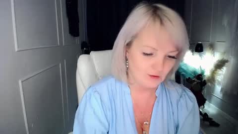 Snapshot of emmmam chatting on 01-19-26, 11:03 emmmam online show from 01-19-26, 11:03