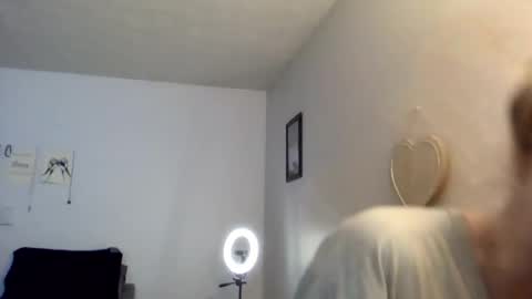 Snapshot of emmwarr1514 chatting on 01-17-26, 12:43 emmwarr1514 online show from 01-17-26, 12:43