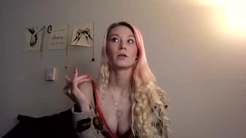 Snapshot of emmwarr1514 chatting on 02-02-26, 02:16 emmwarr1514 online show from 02-02-26, 02:16