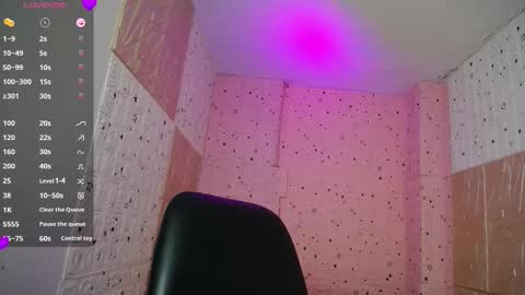 emmy_durant online show from 11-18-25, 08:46