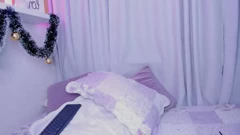 Emmy Heart online show from 12-15-25, 03:44