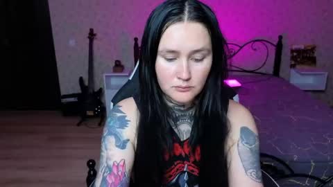 Snapshot of emmybrightj_ chatting on 05-01-26, 04:33 Emmy Bright 50 online show from 05-01-26, 04:33