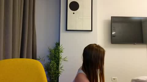 Em online show from 12-17-24, 05:26