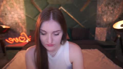 Snapshot of emmycharm chatting on 10-01-25, 05:57 E M M Y online show from 10-01-25, 05:57