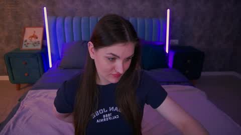 E M M Y online show from 04-05-26, 05:37