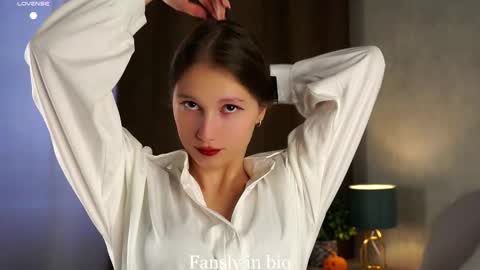 Emmy online show from 11-06-25, 01:17