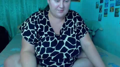 Snapshot of emmyxotty chatting on 12-22-25, 04:15 Emmy online show from 12-22-25, 04:15