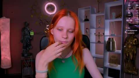 Snapshot of emori_maxon chatting on 05-22-26, 03:28 Emori online show from 05-22-26, 03:28