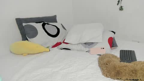 Emperatriz online show from 12-15-24, 07:53