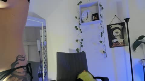 Emperatriz online show from 01-07-25, 12:03