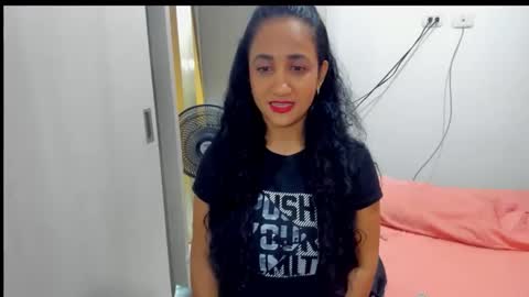 Snapshot of emperatriztapia chatting on 11-05-25, 10:54 emperatriztapia online show from 11-05-25, 10:54