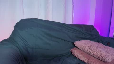 Emy online show from 03-11-26, 04:51