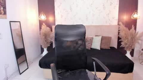Snapshot of emy_ly chatting on 06-21-26, 03:53 emy online show from 06-21-26, 03:53