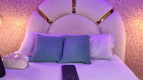 Emy  online show from 04-09-26, 11:37