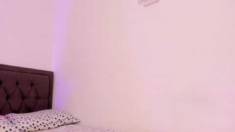 Emiliana online show from 01-13-25, 05:01