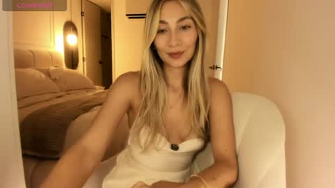 emyconneer online show from 06-01-26, 10:00
