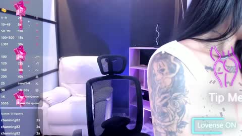 Snapshot of emysilver chatting on 02-03-25, 05:24 Emy Silver online show from 02-03-25, 05:24