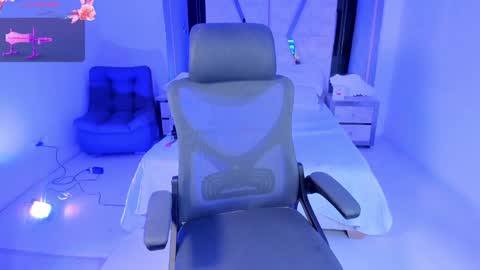 Snapshot of emysilver chatting on 02-08-25, 02:49 Emy Silver online show from 02-08-25, 02:49