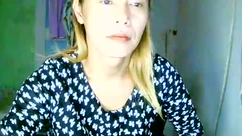 Snapshot of encantadats chatting on 09-22-25, 06:48 CHUN LY online show from 09-22-25, 06:48