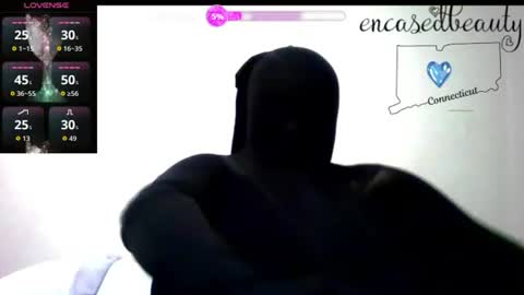 Snapshot of encasedbeauty chatting on 06-30-26, 06:25 Ela online show from 06-30-26, 06:25