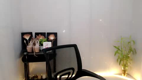 enchantress_mia03 online show from 06-01-26, 06:15