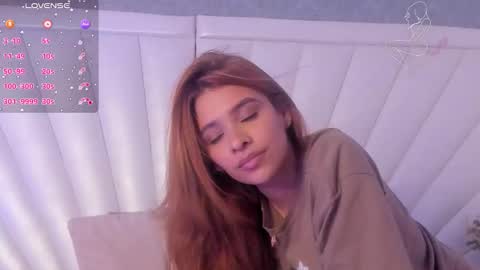 Snapshot of enchanttress chatting on 09-23-25, 11:52 Enchanttress online show from 09-23-25, 11:52