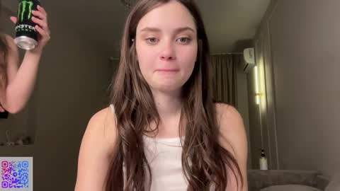 Mia online show from 01-29-25, 12:54