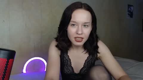 Missis And Mister Fox online show from 12-21-25, 03:30