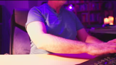 uk online show from 01-01-25, 01:26