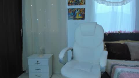 juliana  online show from 11-20-25, 09:58