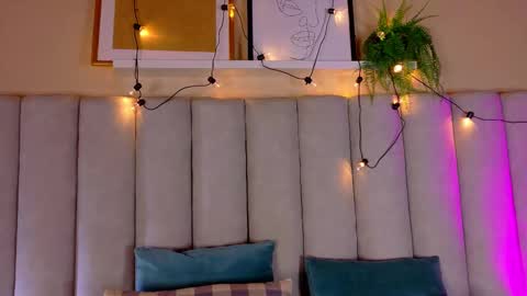 Snapshot of engelstone_ chatting on 10-18-25, 07:36 E N G E L online show from 10-18-25, 07:36