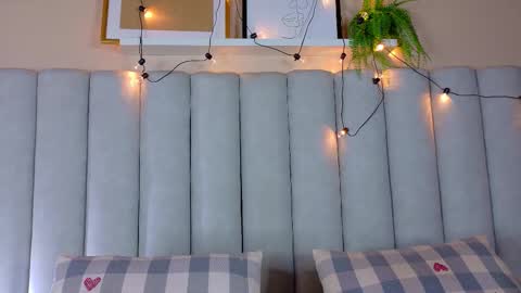 Snapshot of engelstone_ chatting on 10-29-25, 07:48 E N G E L online show from 10-29-25, 07:48