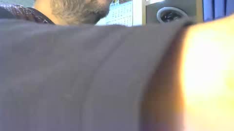 Snapshot of engin_83 chatting on 04-19-26, 08:33 engin_83 online show from 04-19-26, 08:33