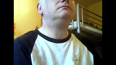 englishguysurrey online show from 09-18-25, 06:04