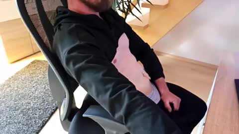 Snapshot of enjoyfreetime chatting on 10-14-25, 11:33 Pete online show from 10-14-25, 11:33