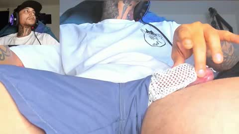 Snapshot of enjoymycock99 chatting on 10-22-25, 04:02 enjoymycock99 online show from 10-22-25, 04:02