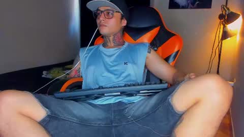 Snapshot of enjoymycock99 chatting on 07-25-26, 07:22 enjoymycock99 online show from 07-25-26, 07:22