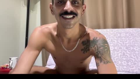 Snapshot of enjoythetrip chatting on 12-16-24, 01:32 Luke online show from 12-16-24, 01:32