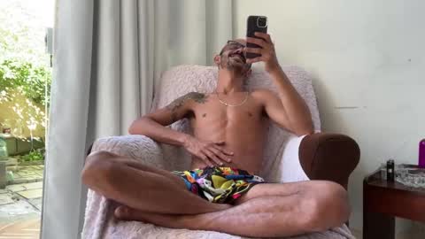 Snapshot of enjoythetrip chatting on 01-17-25, 11:17 Luke online show from 01-17-25, 11:17