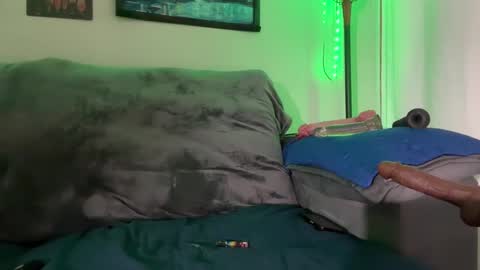 Snapshot of enjoythetrip chatting on 09-20-25, 06:25 Luke online show from 09-20-25, 06:25