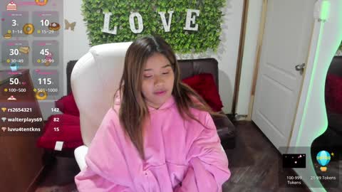 Enma clark online show from 12-21-24, 10:06