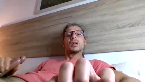 Snapshot of enri222 chatting on 11-04-25, 11:37 rineking online show from 11-04-25, 11:37