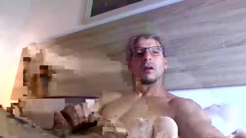 Snapshot of enri222 chatting on 11-07-25, 12:10 rineking online show from 11-07-25, 12:10