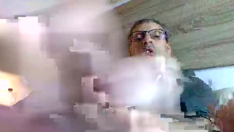 Snapshot of enri222 chatting on 12-17-25, 12:16 rineking online show from 12-17-25, 12:16