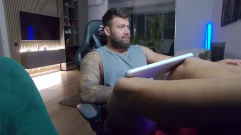 Erik online show from 10-06-25, 04:48